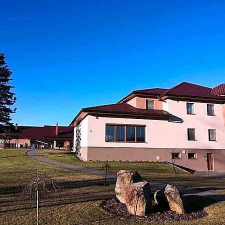 Semesteranläggning (resort) Medlicky 5*
