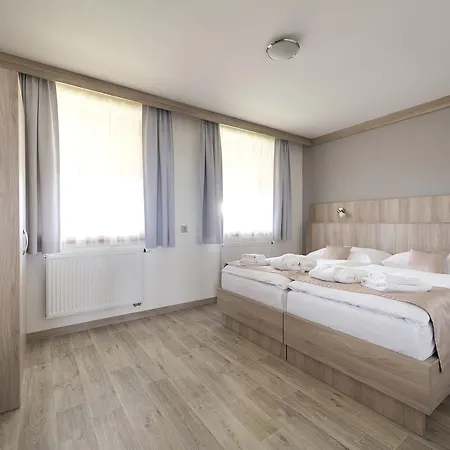 Semesteranläggning (resort) Medlicky 5*